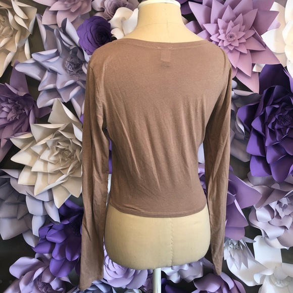 Long sleeve beige top - Picture 3 of 3